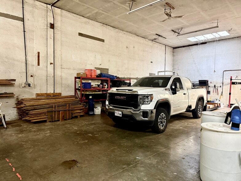 2221 SE Ochoco St, Portland, OR for lease - Building Photo - Image 2 of 10