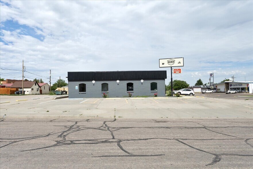 122 W 6th St, Cheyenne, WY à vendre - Photo du bâtiment - Image 2 de 48