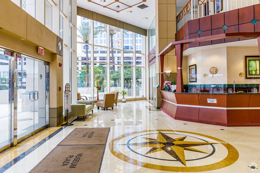 200 S Andrews Ave, Fort Lauderdale, FL à louer - Hall d’entrée - Image 3 de 69