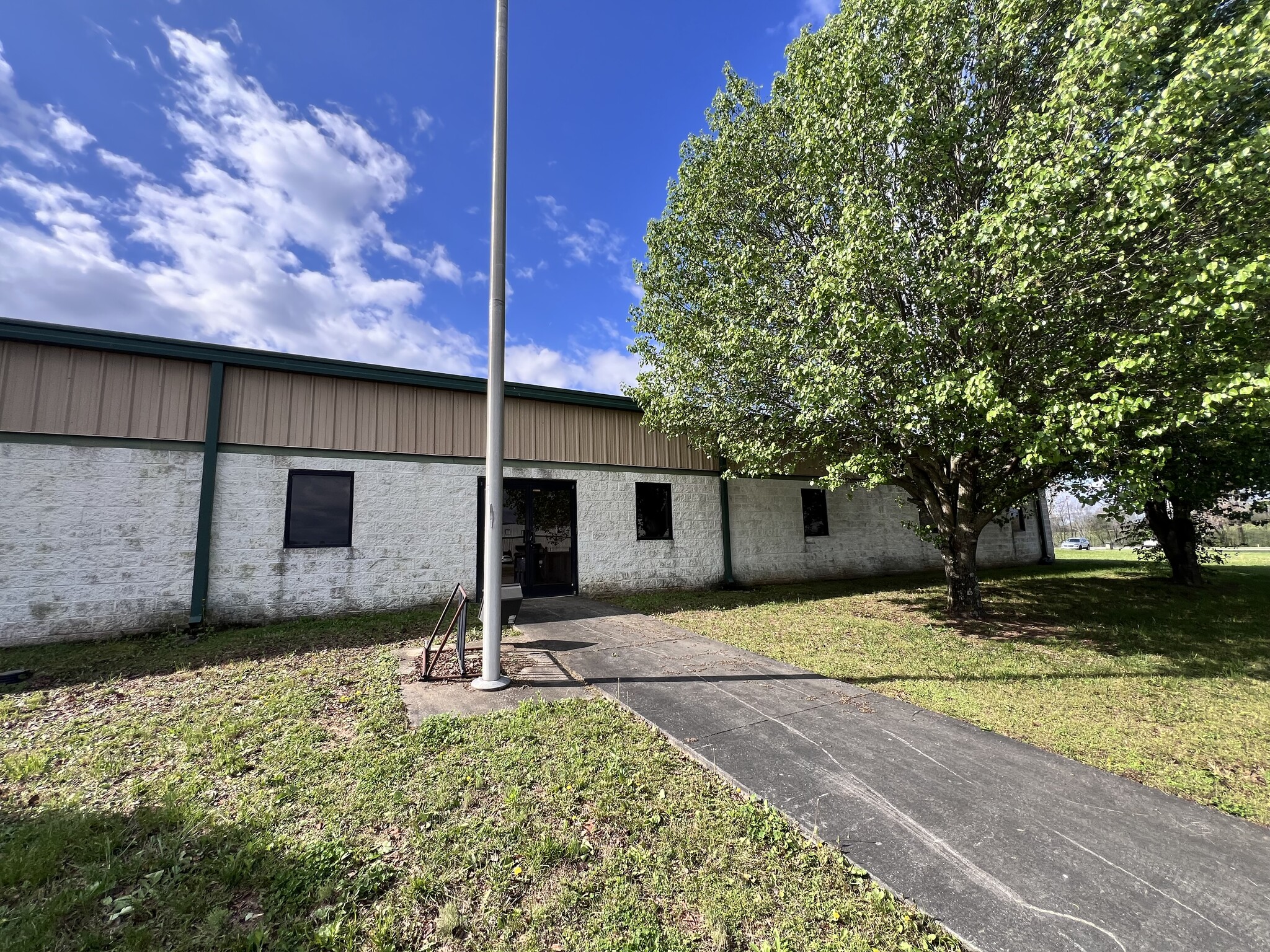 5326 Industrial Park Rd, Metropolis, IL for lease Building Photo- Image 1 of 7