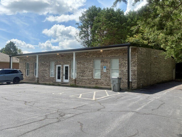 1285 Wilkesboro Blvd, Lenoir, NC à vendre Photo du bâtiment- Image 1 de 14