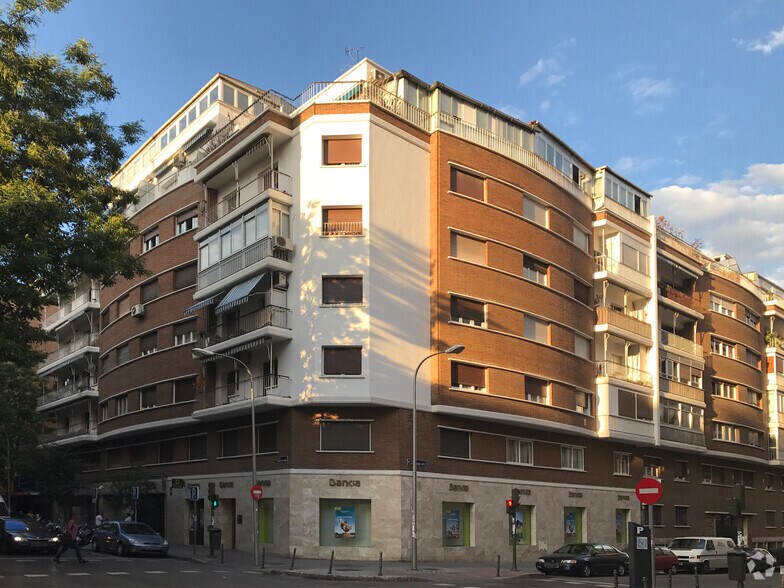 Bureau/Commerce de détail dans Madrid, Madrid à louer - Photo principale - Image 1 de 1