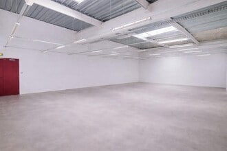 6 Rue Bernard Palissy, Bondoufle for lease Interior Photo- Image 2 of 9