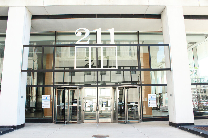 211 W Fort St, Detroit, MI for lease - Building Photo - Image 3 of 9