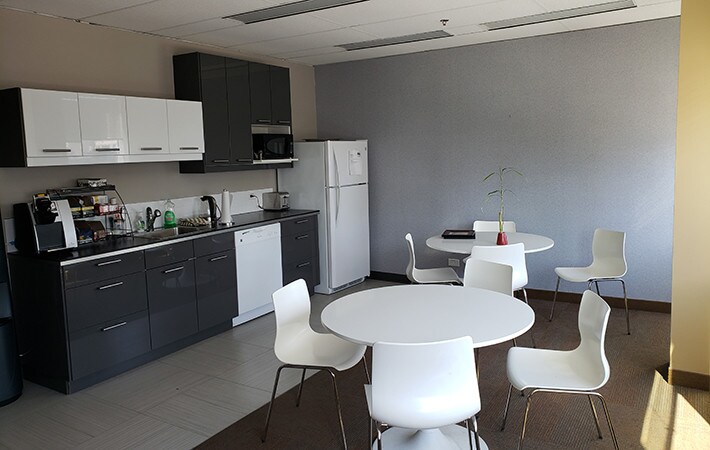 330 St Mary Ave, Winnipeg, MB à louer - Photo intérieure - Image 2 de 4