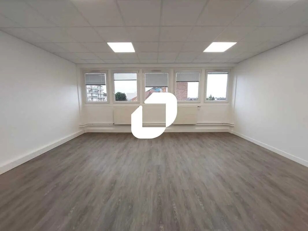 Office in Maurepas for lease Interior Photo- Image 1 of 11