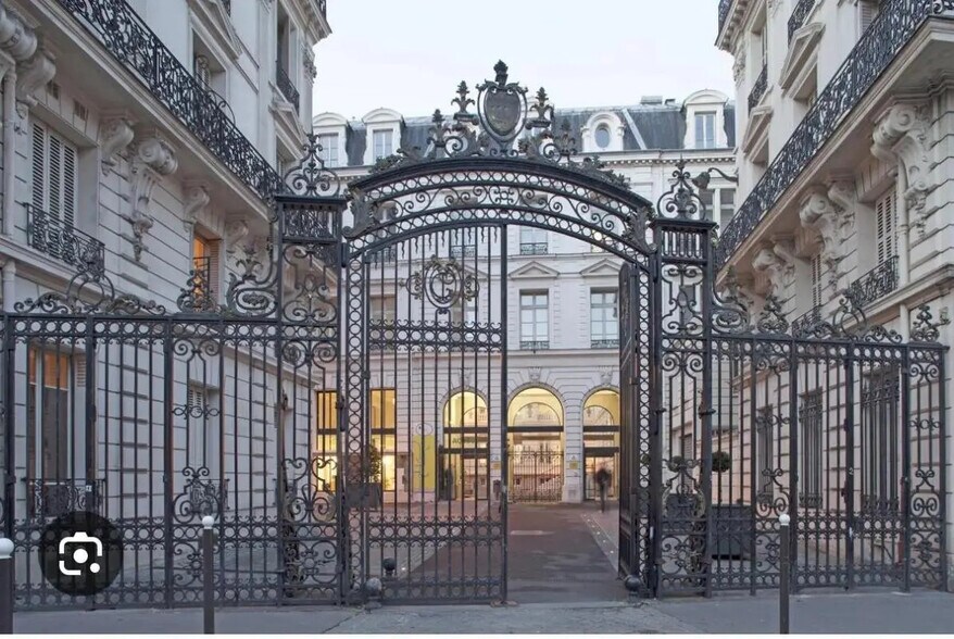 Retail in Paris for sale - Lobby - Image 3 of 5