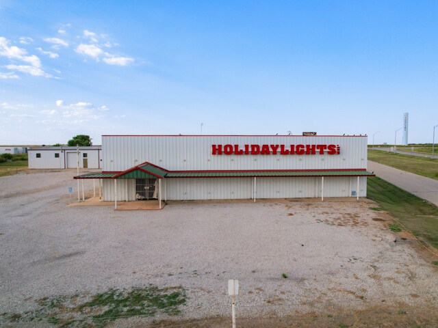 100 Holiday Ln, Tonkawa, OK à vendre - Photo du bâtiment - Image 2 de 28