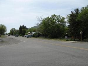 417 N River St, Hailey, ID à vendre - Photo du bâtiment - Image 2 de 2