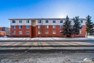 315 Barrow St, Anchorage, AK à louer Photo du bâtiment- Image 2 de 2