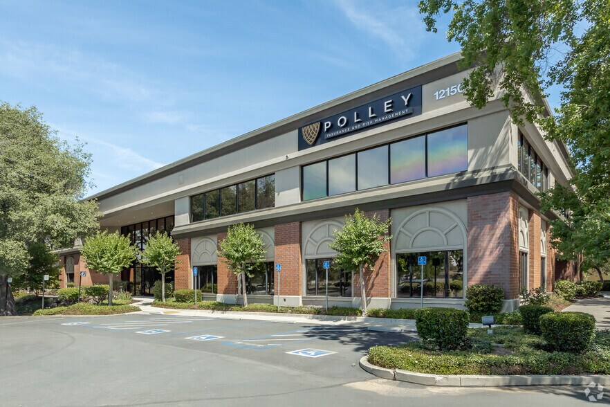 12150 Tributary Point Dr, Gold River, CA à vendre - Photo du bâtiment - Image 2 de 11