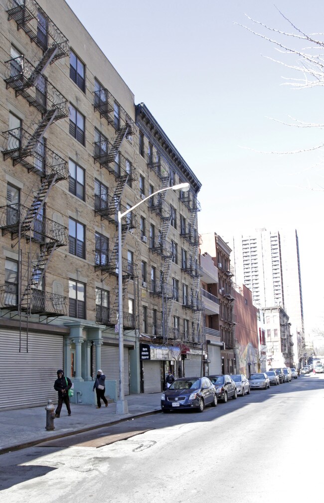 Plus de détails pour 212 E 122nd St, New York, NY - Commerce de détail à louer
