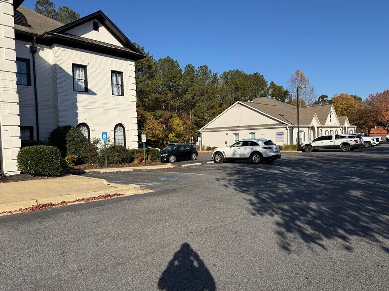 203 Woodpark Pl, Woodstock, GA à louer - Photo du bâtiment - Image 3 de 9