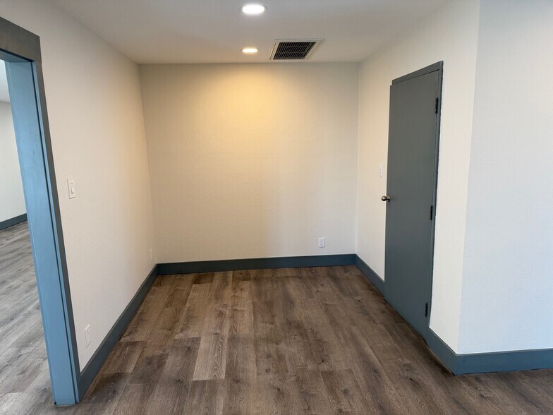 6939 Power Inn Rd, Sacramento, CA à vendre - Photo du bâtiment - Image 3 de 12