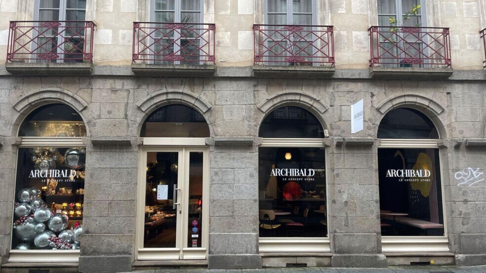 Commerce de détail dans Rennes à louer - Photo du bâtiment - Image 1 de 5