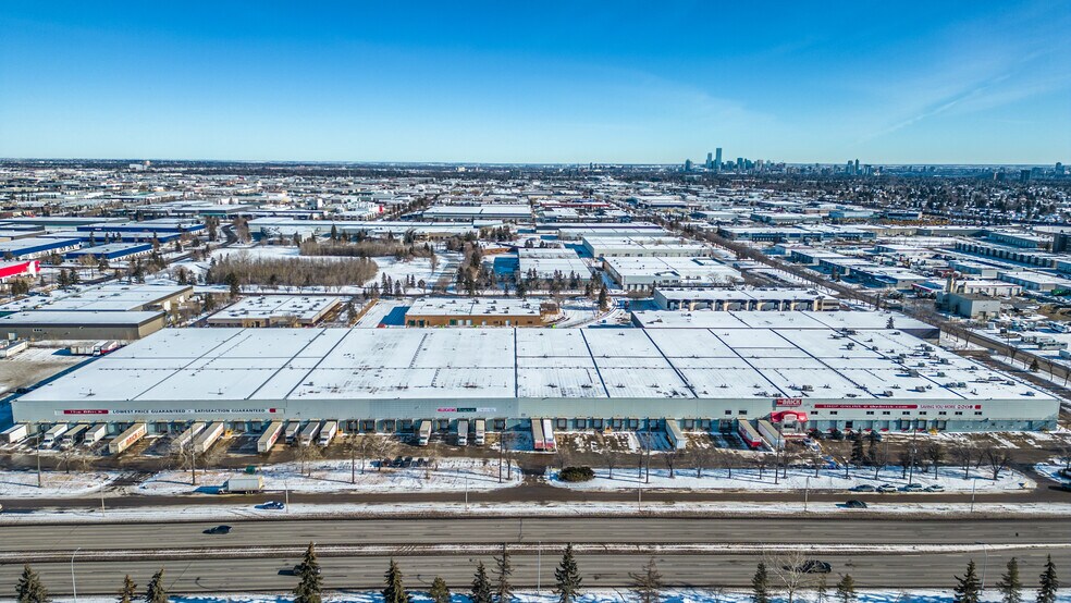 16930 114 Ave NW, Edmonton, AB à vendre - Aérien - Image 3 de 4