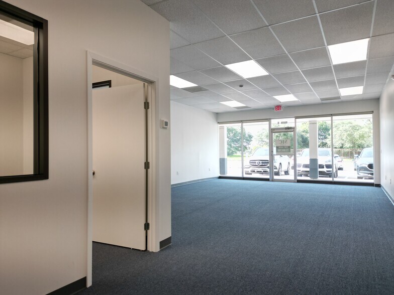 4520-4534 Beechnut St, Houston, TX à louer - Photo du bâtiment - Image 1 de 7