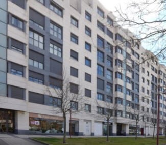 Plus de détails pour Multi-résidentiel à vendre