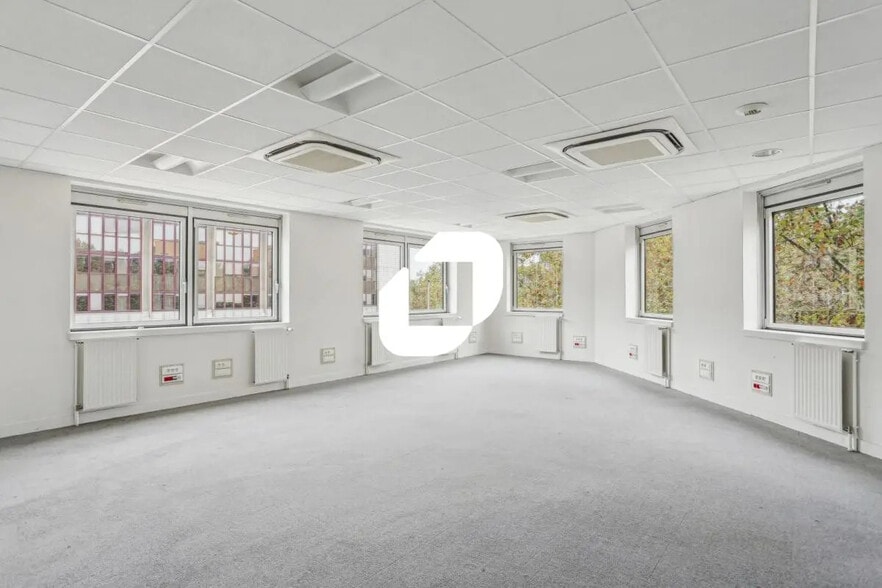 Bureau dans Fontenay-sous-Bois à louer - Photo intérieure - Image 2 de 12