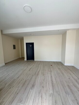 Plus de détails pour 169-13 90th Ave, Jamaica, NY - Bureau, Bureau/Commerce de détail à louer