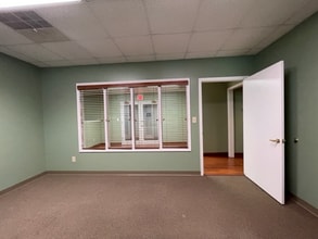 30 Franklin Rd SW, Roanoke, VA for lease Interior Photo- Image 2 of 5