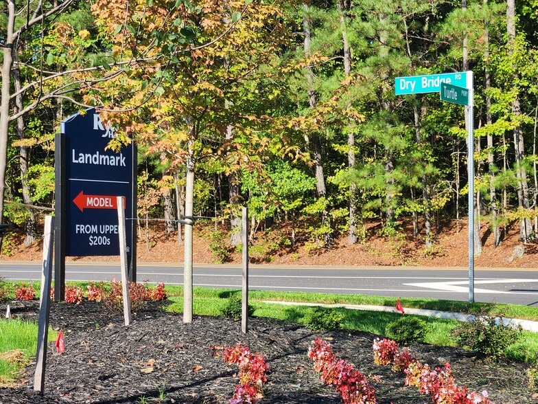 5350 Dry Bridge Rd, Sandston, VA for sale - Primary Photo - Image 1 of 6