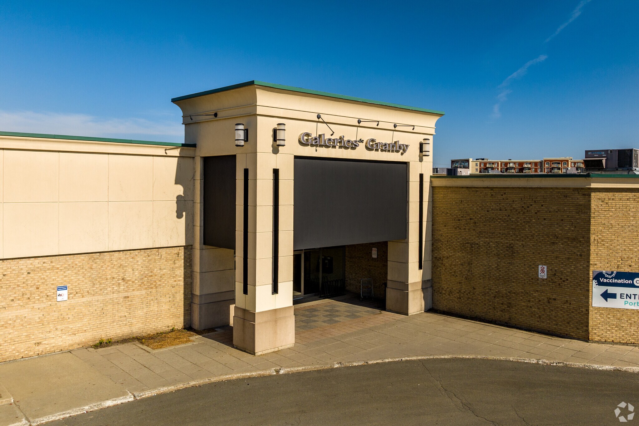 40 Rue Évangéline, Granby, QC à louer Photo du bâtiment- Image 1 de 9