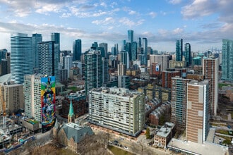 120 Carlton St, Toronto, ON - AÉRIEN  Vue de la carte