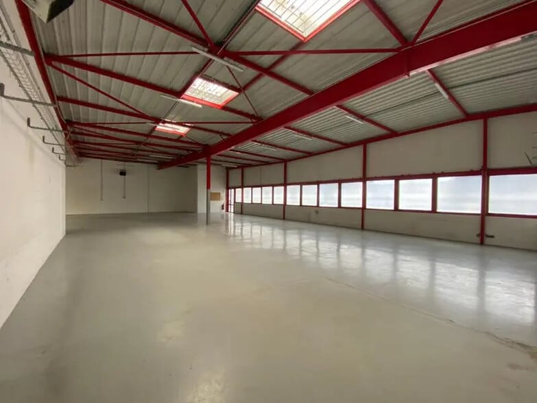 Industrial in Villebon-sur-Yvette for lease - Building Photo - Image 3 of 16