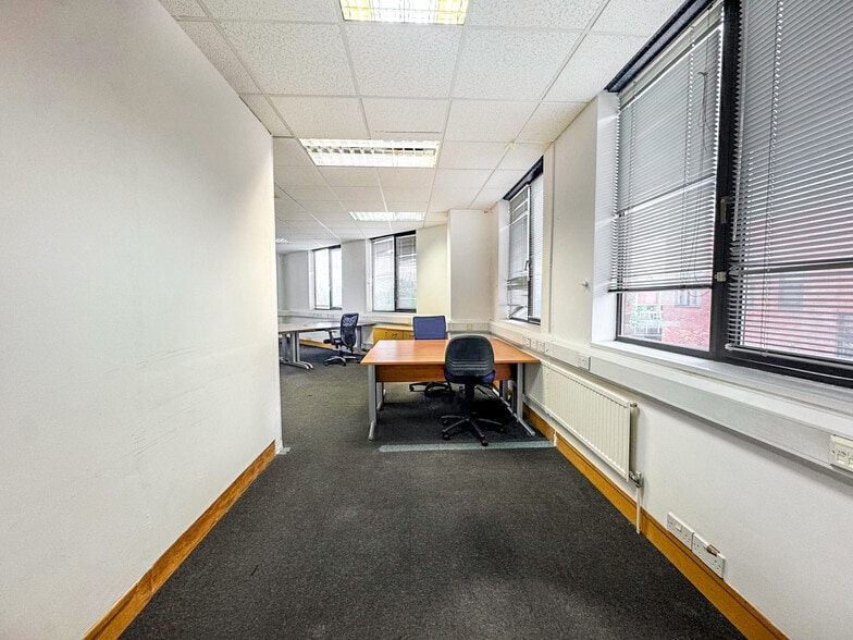 268 A Chase Rd, Londres à louer - Photo intérieure - Image 3 de 17