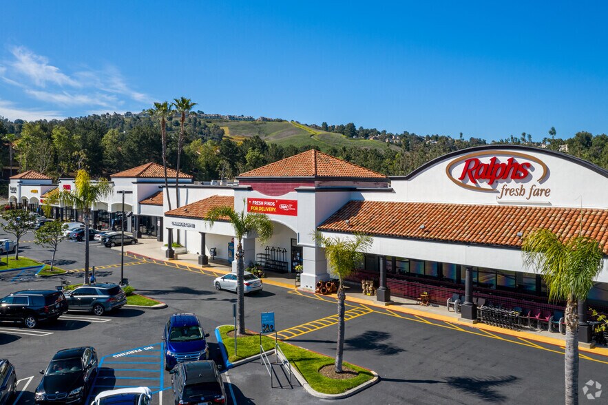 711-791 S Weir Canyon Rd, Anaheim Hills, CA for lease - Building Photo - Image 1 of 16