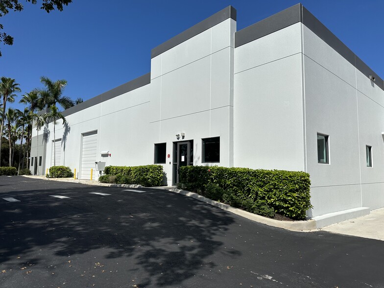 4935 Park Ridge Blvd, Boynton Beach, FL for lease - Building Photo - Image 2 of 12