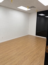 138 S Rosemont Rd, Virginia Beach, VA for lease Interior Photo- Image 2 of 5