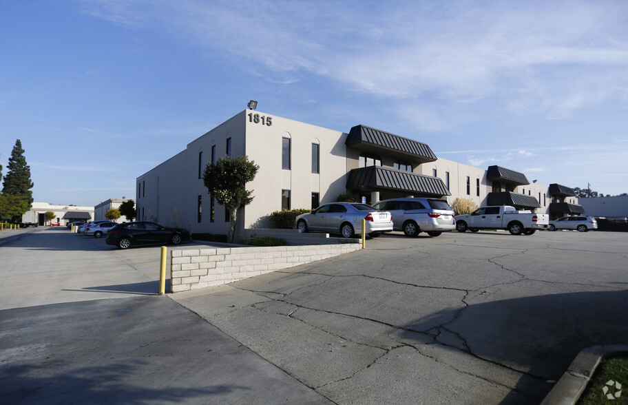 1815 W 205th St, Torrance, CA for lease - Building Photo - Image 2 of 3