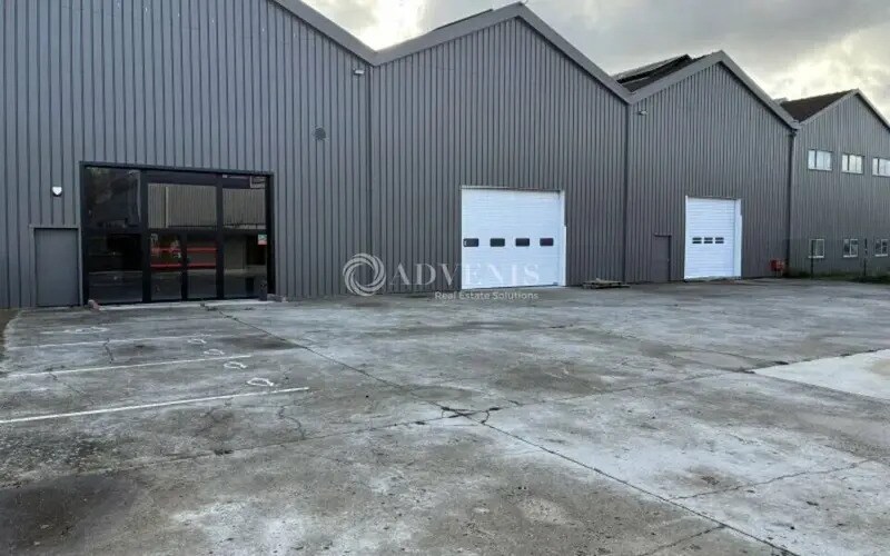 Flex in Corbeil-Essonnes for lease Building Photo- Image 1 of 5