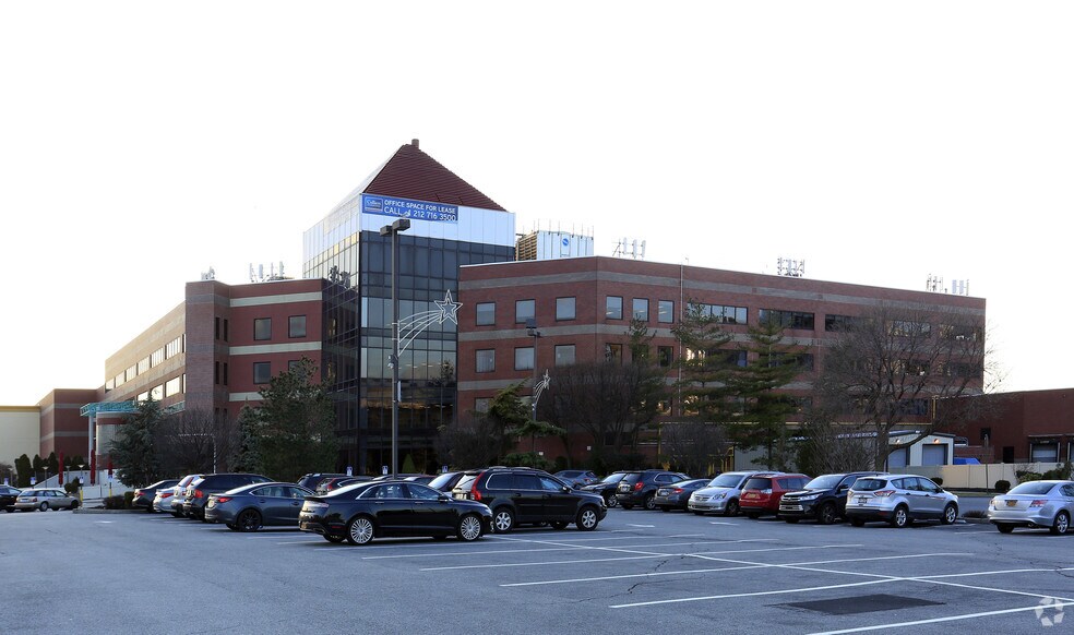 2090-2210 Bartow Ave, Bronx, NY à louer - Photo du bâtiment - Image 3 de 4