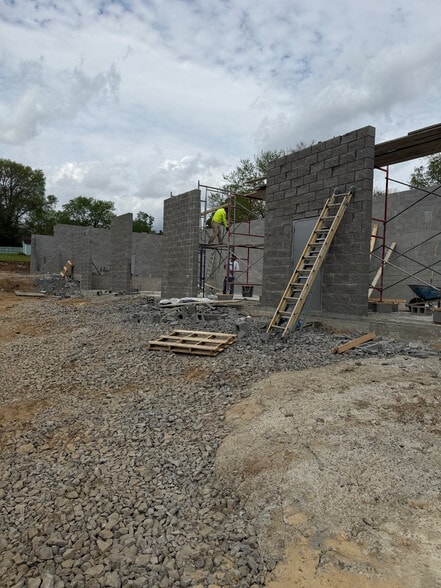 1126 Louisville Hwy, Goodlettsville, TN for sale - Building Photo - Image 2 of 10