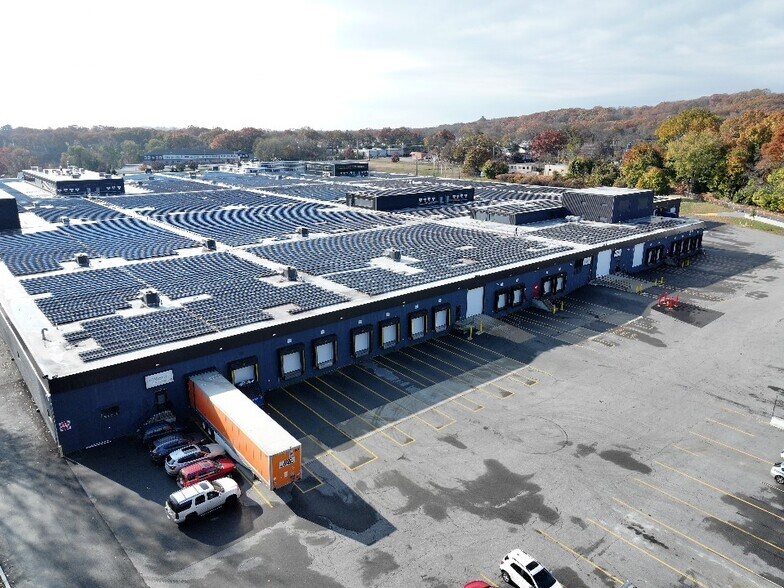 100 Higginson Ave, Lincoln, RI à louer - Photo du bâtiment - Image 1 de 20