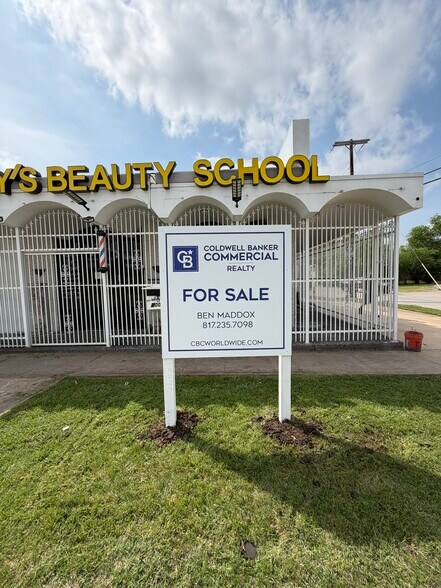 4000 E Lancaster Ave, Fort Worth, TX à vendre - Photo du bâtiment - Image 2 de 17