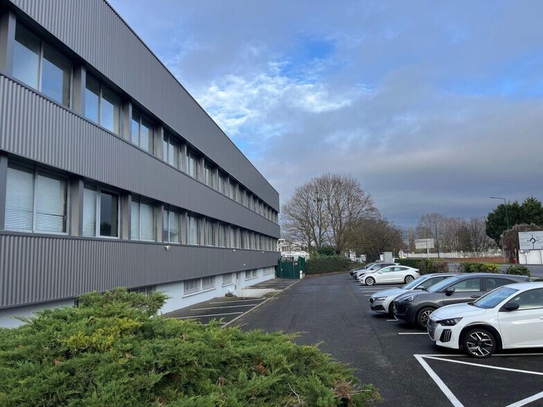 29 Avenue De L'Eguillette, SAINT-OUEN-L'AUMONE à louer - Photo du bâtiment - Image 3 de 13