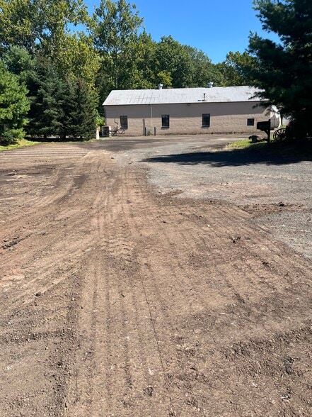 392-424 Berlin St, East Berlin, CT for lease - Building Photo - Image 3 of 5