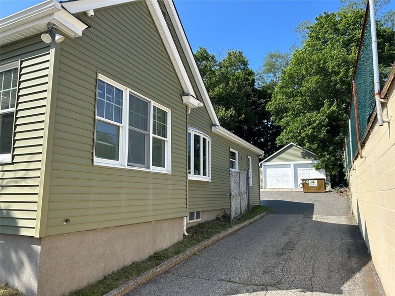 153 Main St, Kings Park, NY for sale - Building Photo - Image 3 of 25