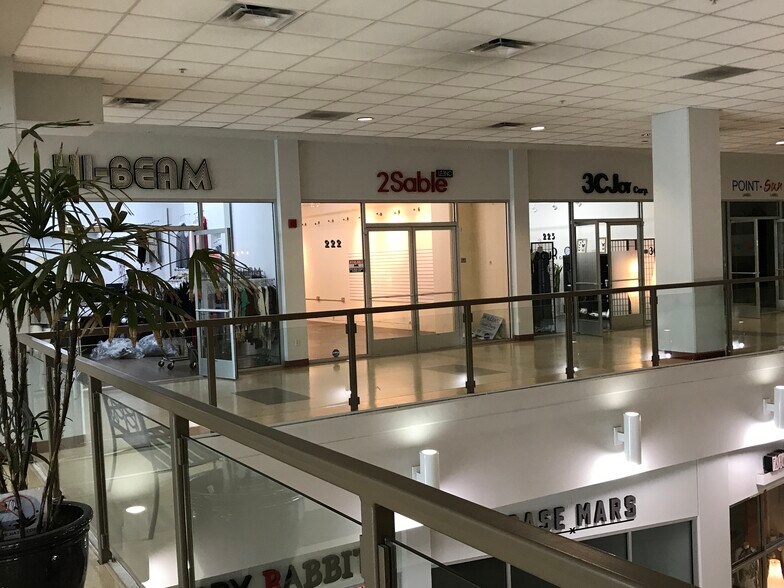 1458 S San Pedro St, Los Angeles, CA à louer - Photo du bâtiment - Image 3 de 17