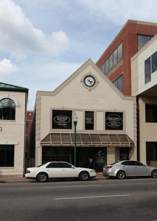 Plus de détails pour 220 W Davis St, Conroe, TX - Bureau à louer