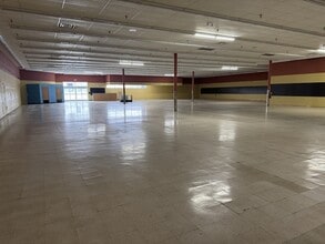 2811-2827 S Business Dr, Sheboygan, WI for lease Interior Photo- Image 2 of 6