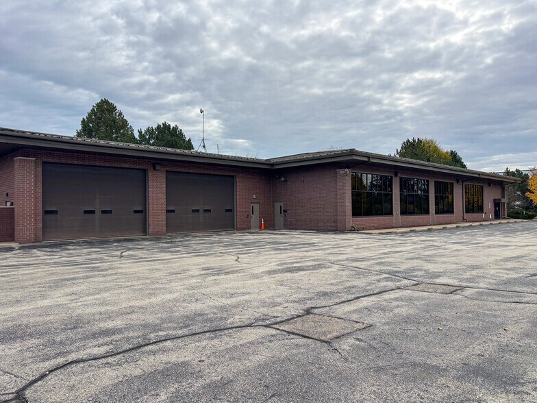 N72W12922W12922 Good Hope Rd, Menomonee Falls, WI for lease - Primary Photo - Image 1 of 6