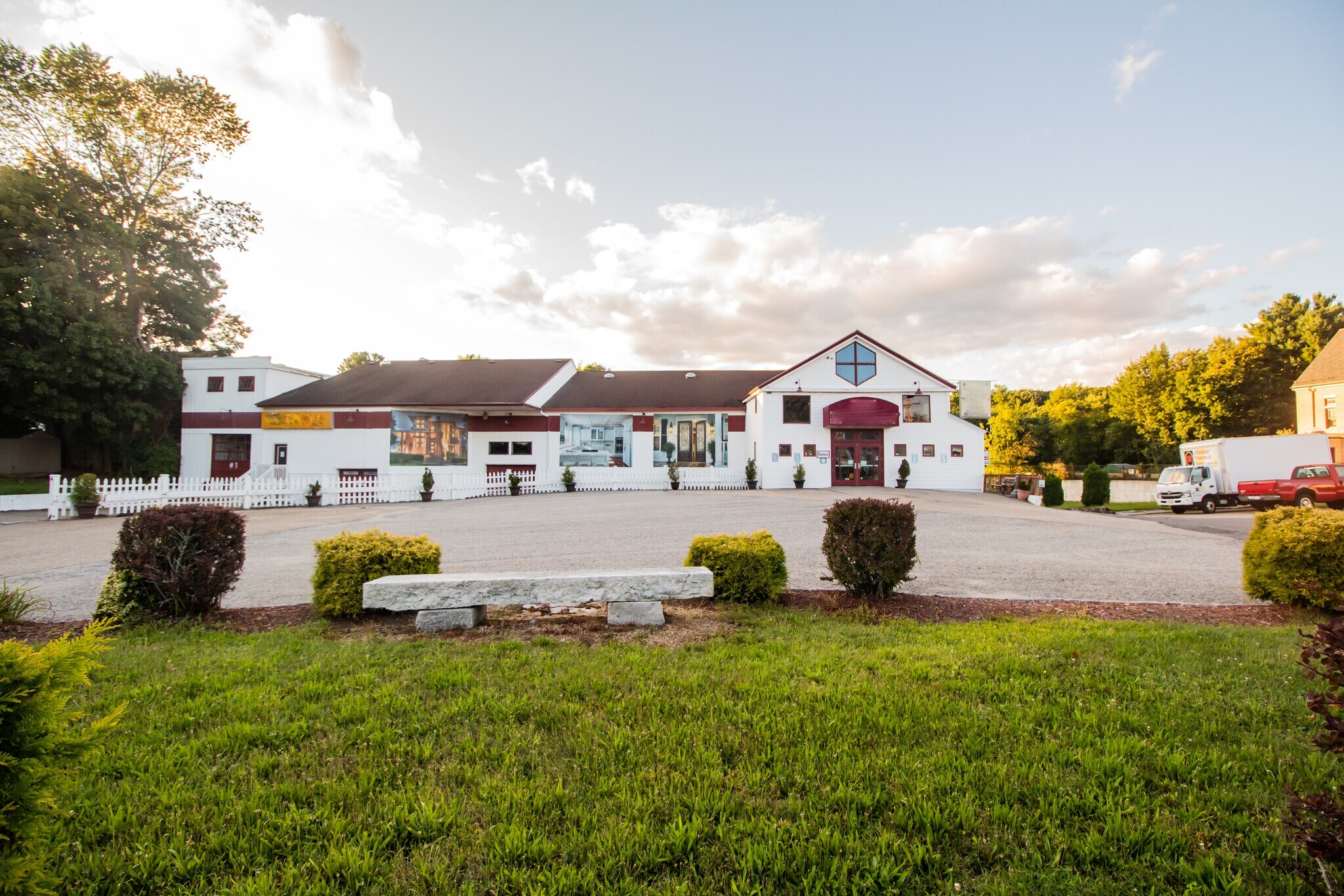 1150 Main St, Leicester, MA à louer Photo du bâtiment- Image 1 de 31