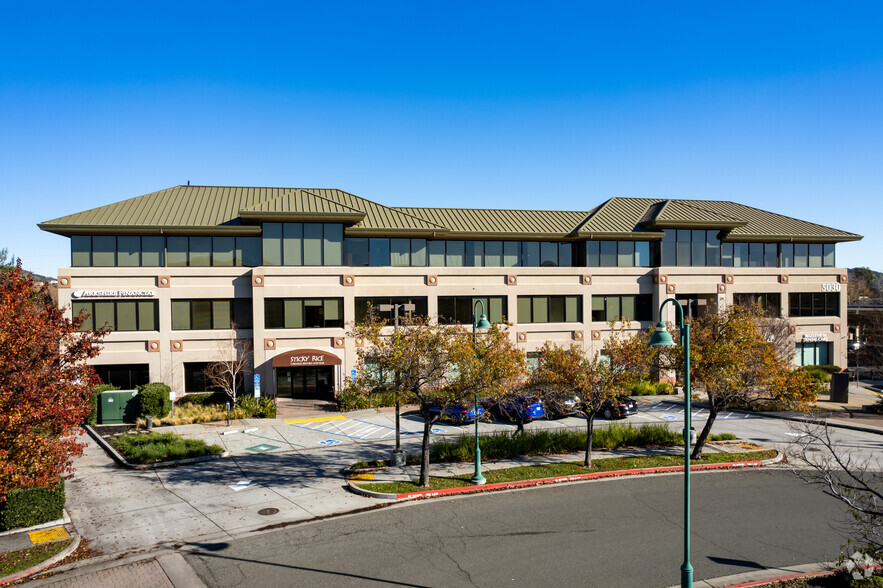 5030 Business Center Dr, Fairfield, CA for lease - Building Photo - Image 3 of 22