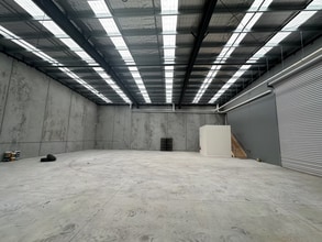 4 Maughan Way, Cranbourne West for lease Interior Photo- Image 1 of 5