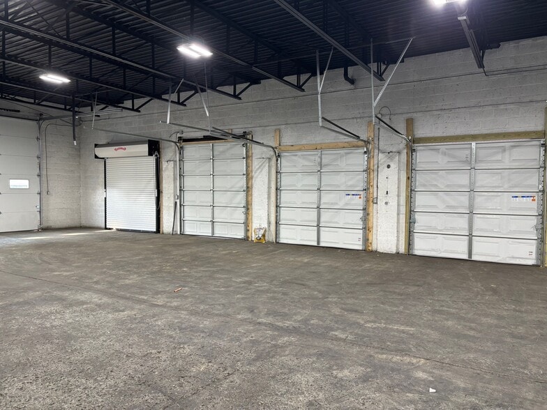 105 Meade Rd, Syracuse, NY for lease - Building Photo - Image 3 of 6